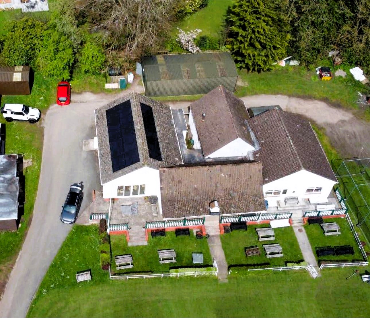 1747909300731187.jpg 1715532085359.jpg