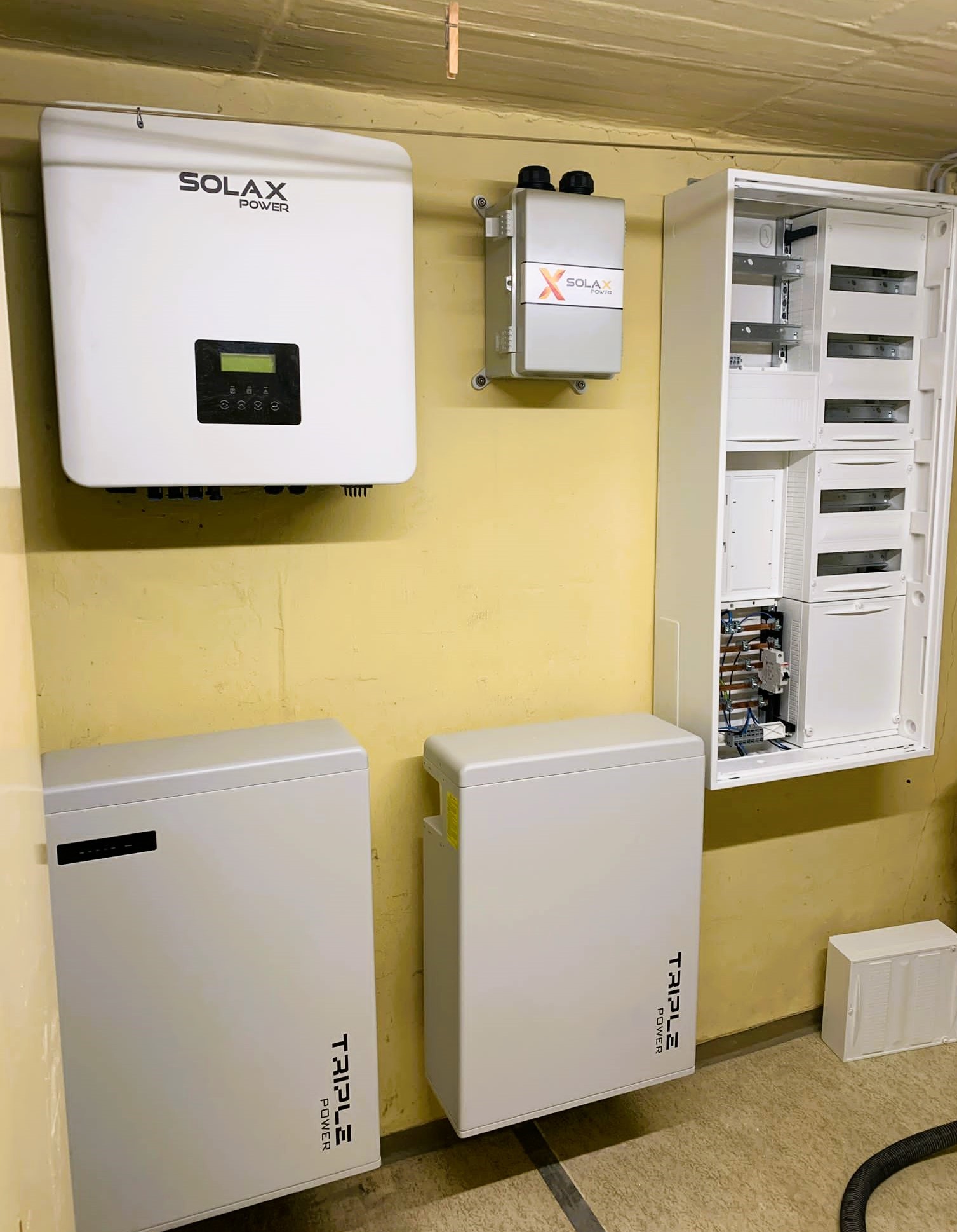 1747910216858176.jpg 3.jpg